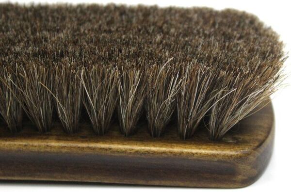 Čistící kartáč z koňských žíní