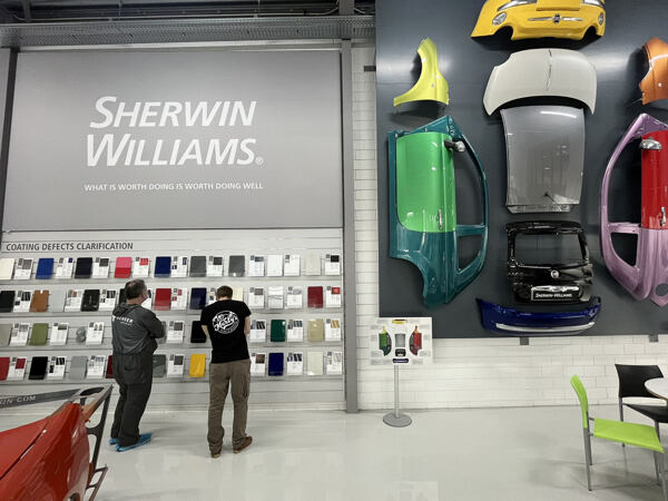 Náš tým na zahraničním školení u firmy Sherwin Williams.